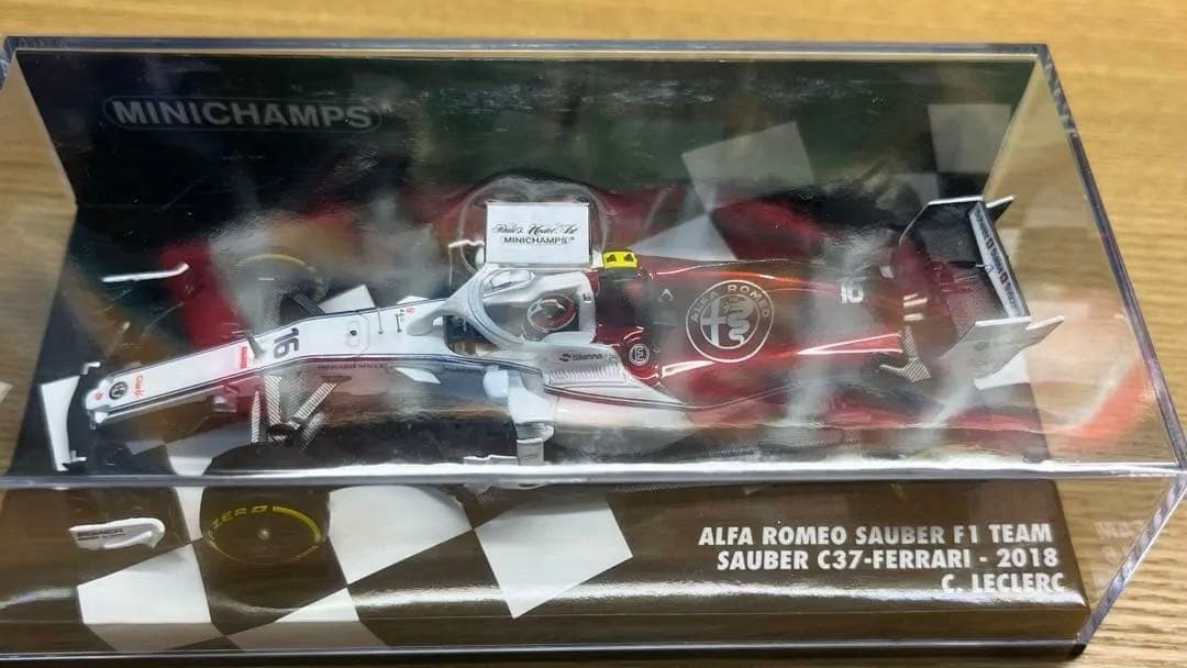 ミニチャンプス1/43 ザウバー C37 2018 シャルル・ルクレール