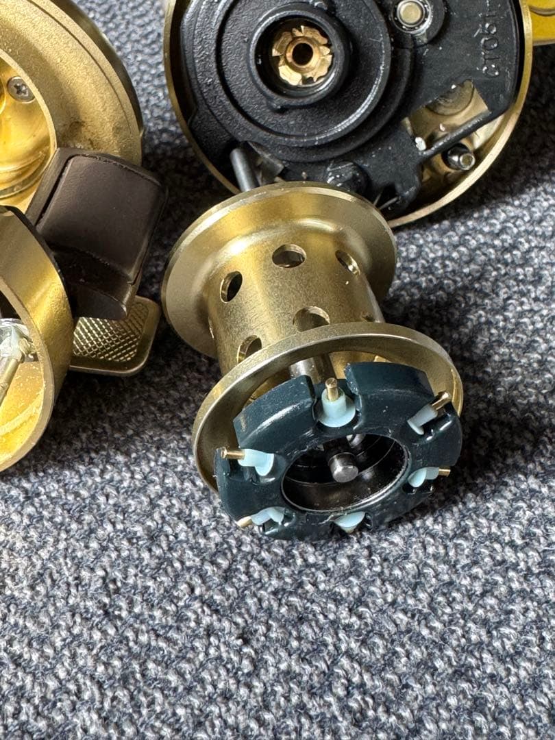 d*3様 カルカッタ51XT左巻メンテナンス済ヴィンテージベイトリール