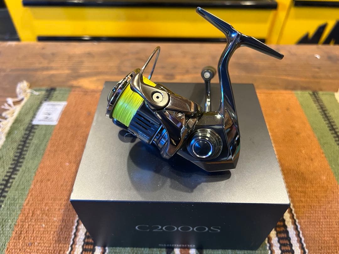 美品　シマノ スピニングリール 22ステラ　C2000S