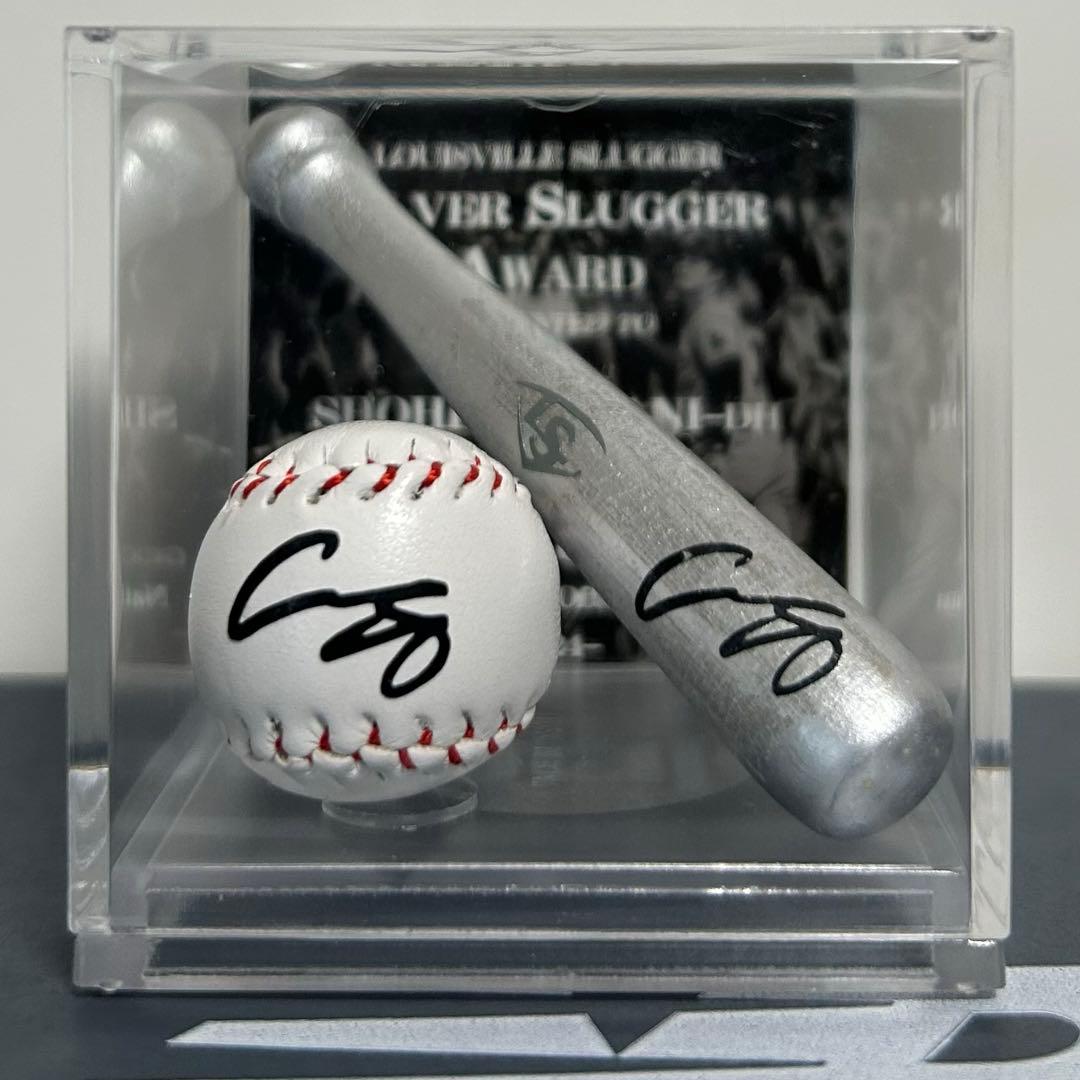 大谷翔平選手　シルバーサインプリントフィギュアボール、TOPPSカード2点セット