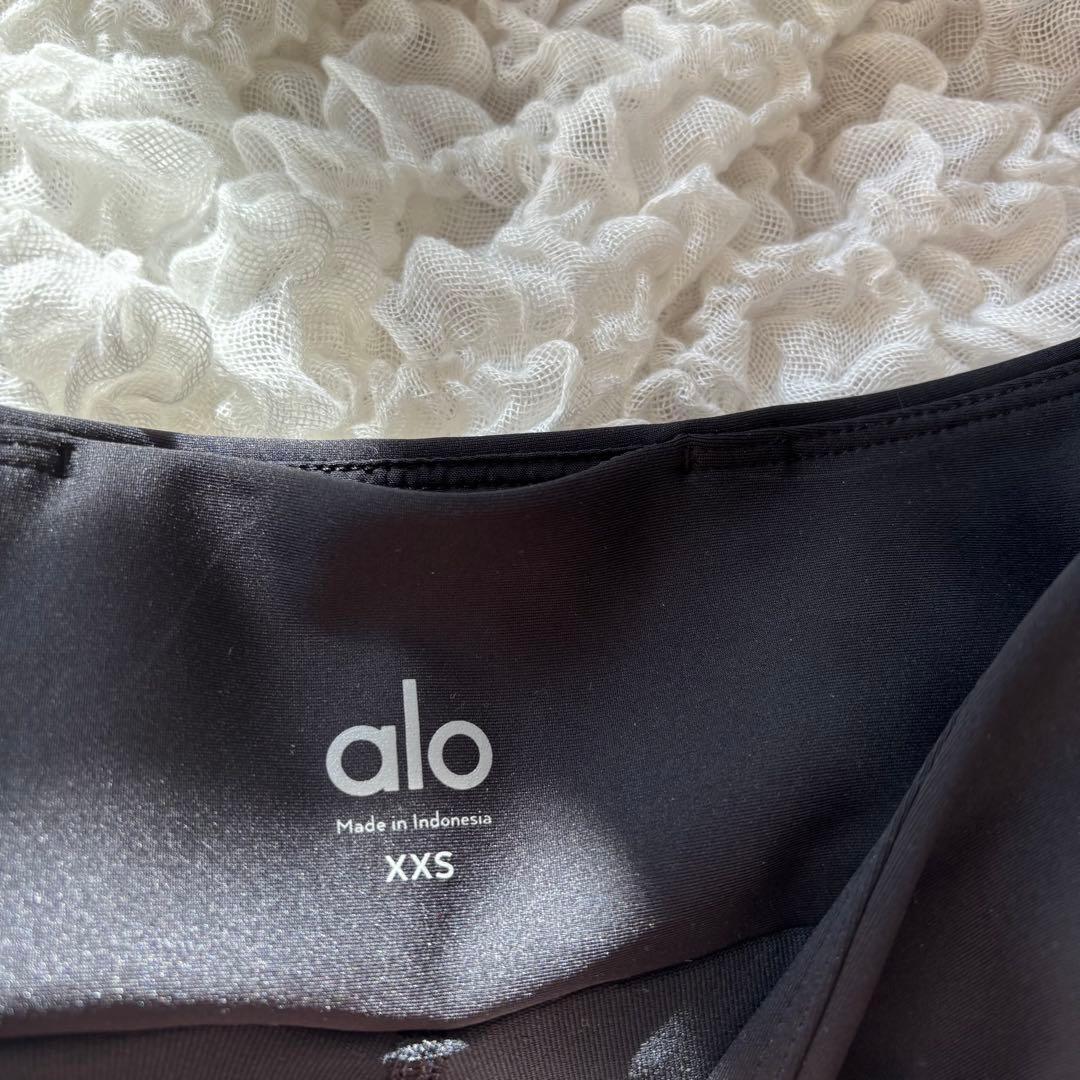 aloアロ ビクトリーランニングショーツ