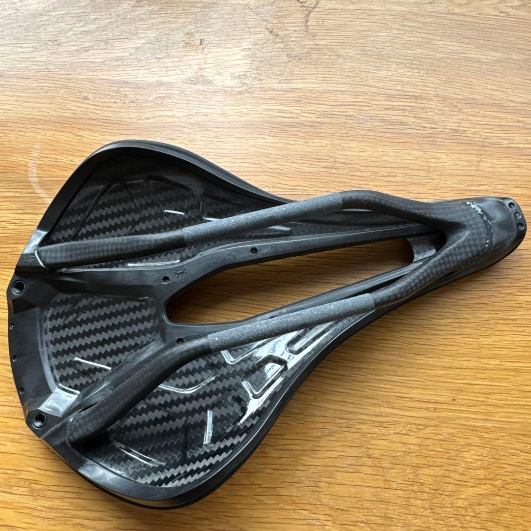 未使用品　S-WORKS POWER カーボン サドル　143mm パワーサドル