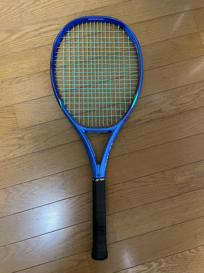 YONEX EZONE 100 tuor G2 グロメット　ガット 新品交換済み