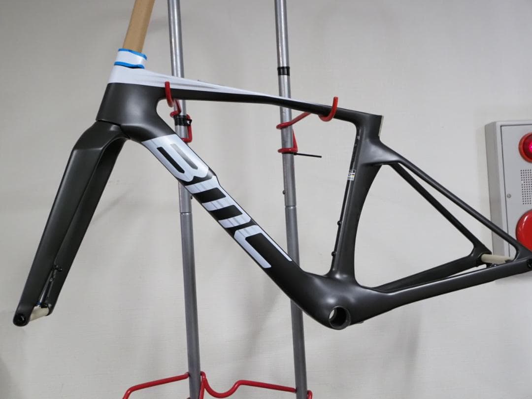 新品 BMC Teammachine R 01 47サイズ　軽量エアロロード