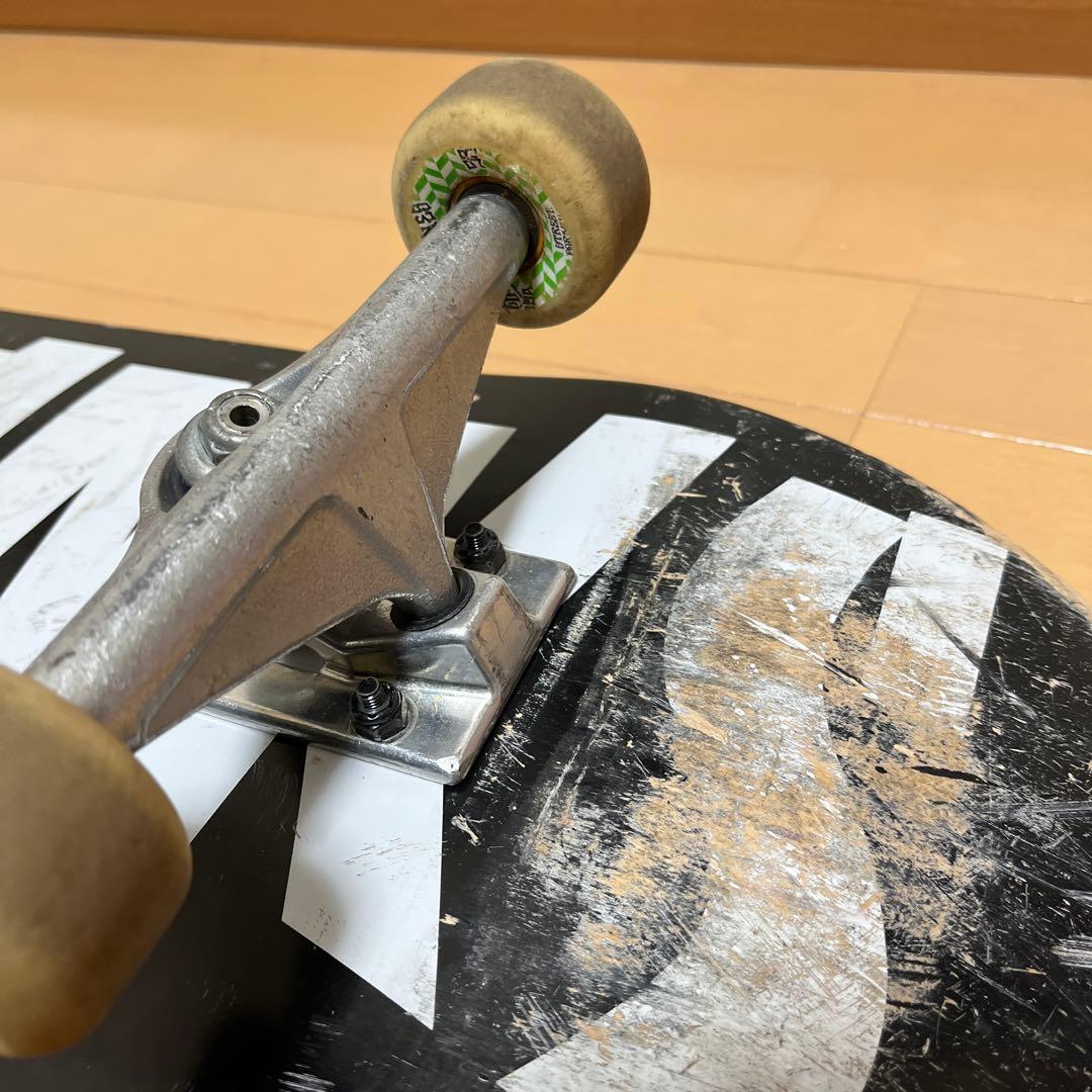 スケートボードSMBLANKS、ベンチャートラックBONESウィール