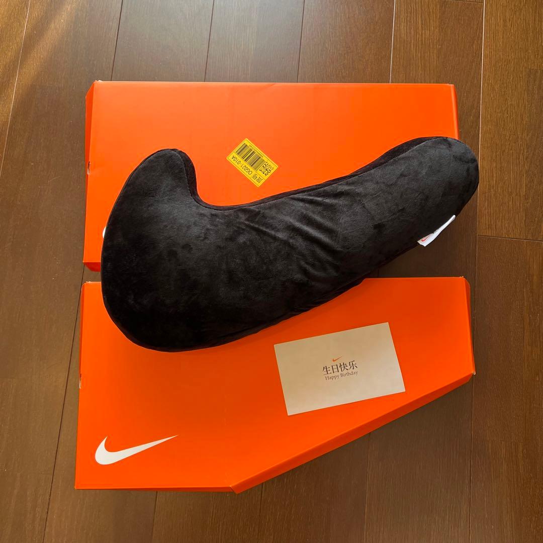 NIKE SWOOSH BIRTHDAY PILLOW クッション　スウッシュ