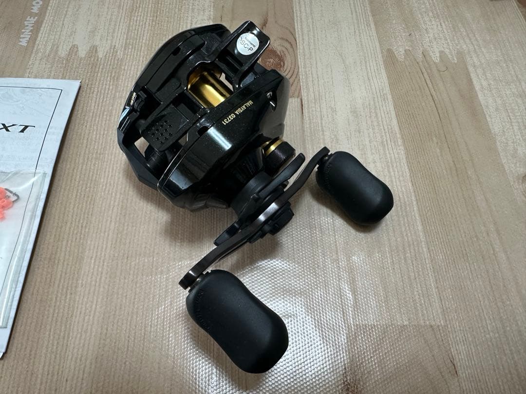 SHIMANO バスワンXT 150（右ハンドル仕様） ベイトリール