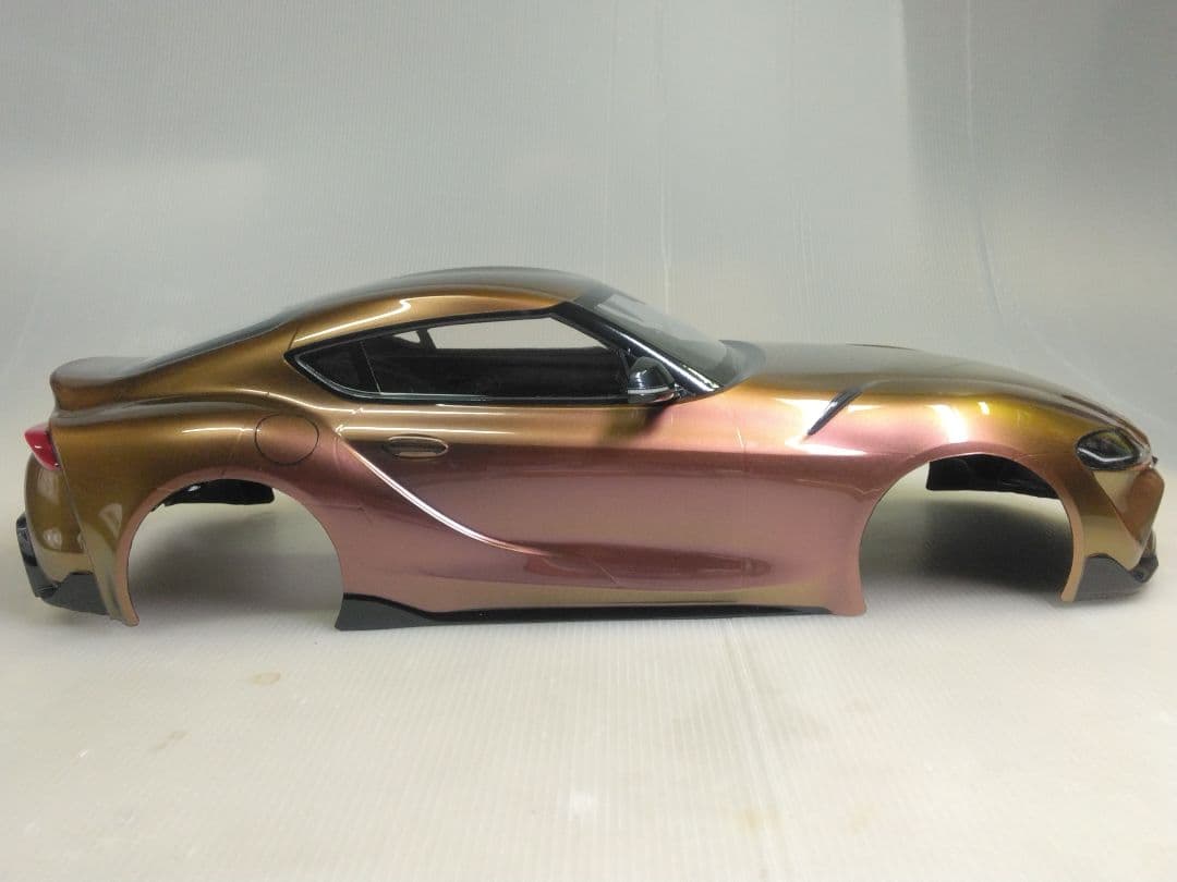 ラジコンボディ　トヨタGRスープラ　偏向塗装済み　未使用