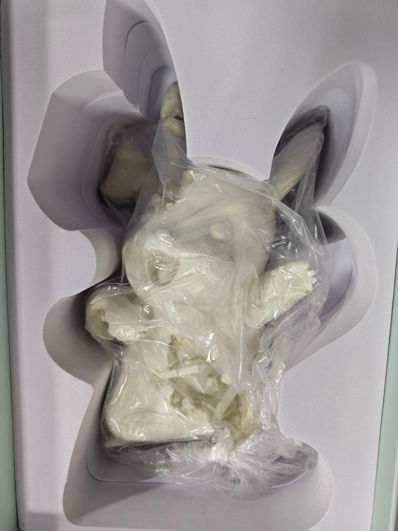 Daniel Arsham × Pokémonダニエルアーシャム ピカチュー　青