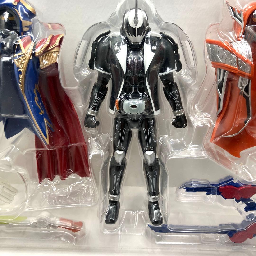 仮面ライダーゴースト ダーク＆ナポレオン& ダーウィンセット　おまけ付き