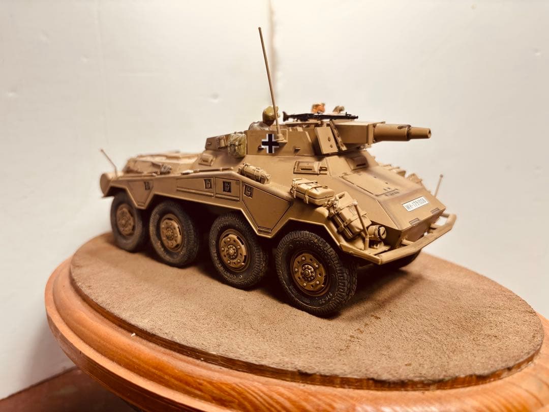 1/35 ドイツ軍8輪重装甲車7.5cm砲搭載