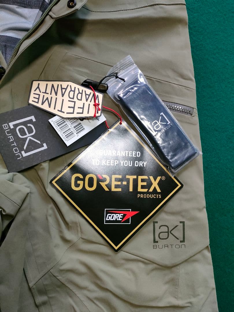 BURTON AK　GOＲE−TEX ３L Freebird ビブパンツ