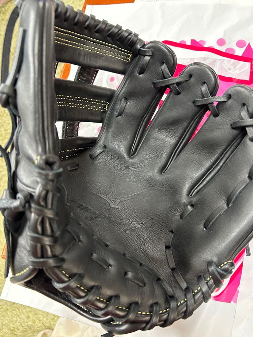 ミズノ 軟式野球グローブ 黒 •ベージュ　3点セット　※ほぼ新品　※最終値下げ