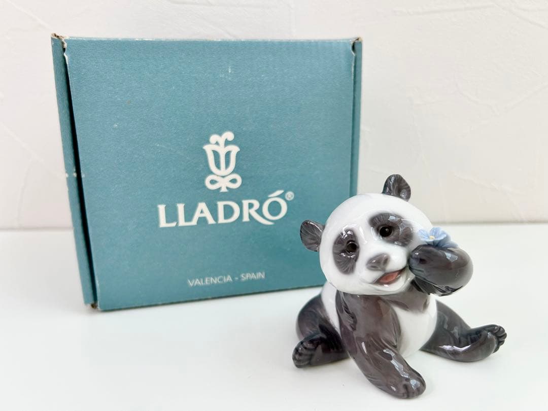 LLADRO リヤドロ　パンダ　置物　陶器　高級磁器　希少　青の花　スペイン