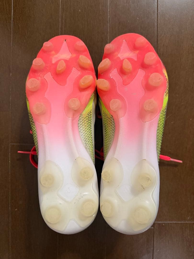 adidas FREAK サッカーシューズ ホワイト/ピンク/イエロー
