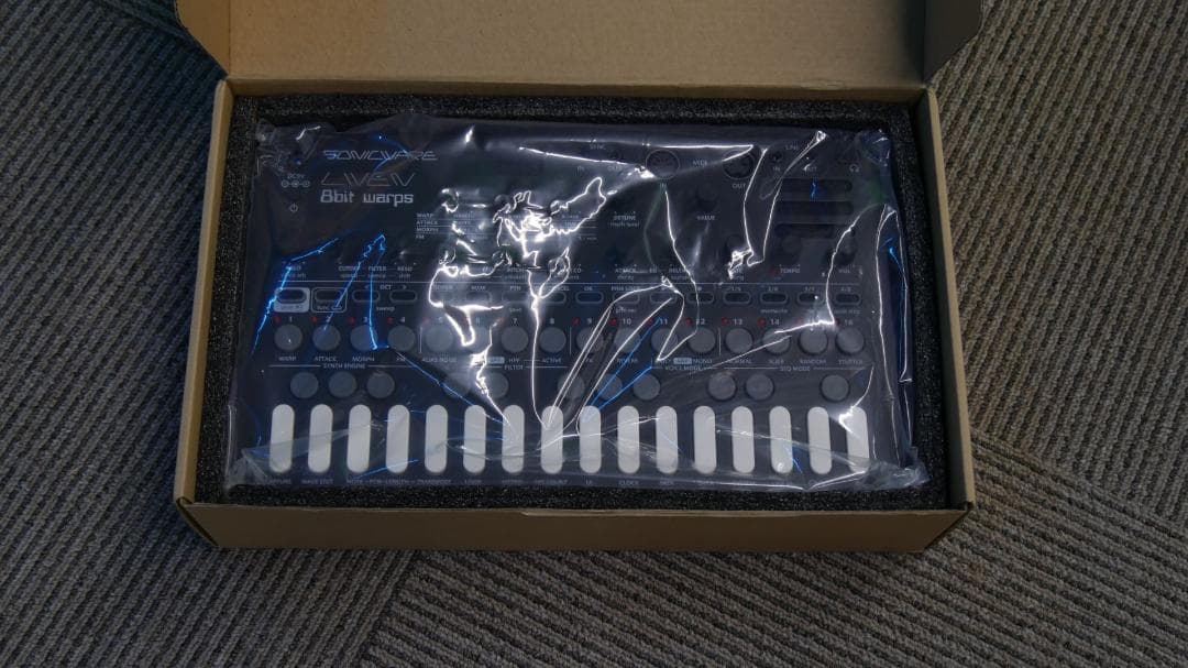 新品 SONICWARE LIVEN 8bit warps シンセサイザー