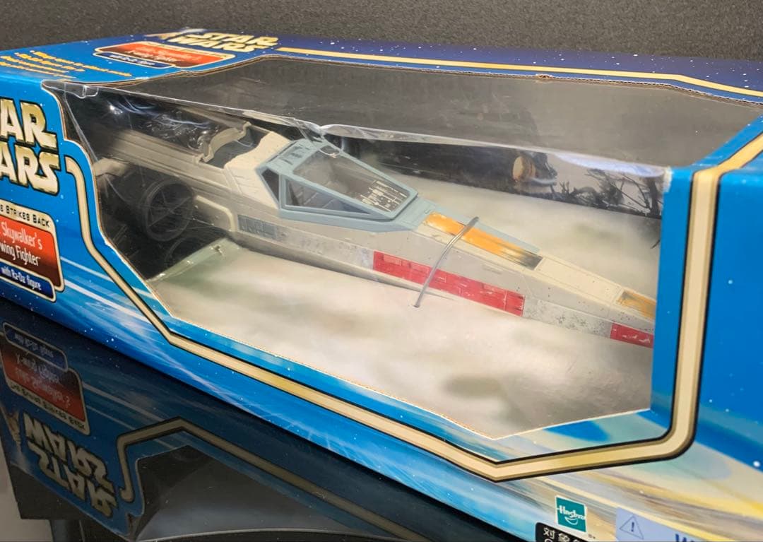 ム*シ様 ⭐︎STAR WARS X-wing Fighter with R2D