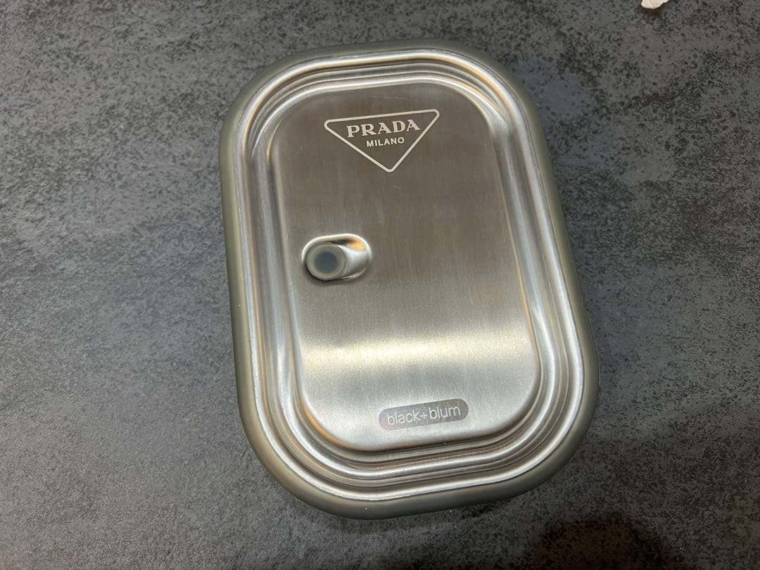 PRADA ステンレス弁当箱