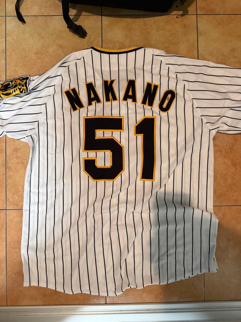 阪神タイガース　中野拓夢選手ユニフォーム　チャンピオンワッペン付き
