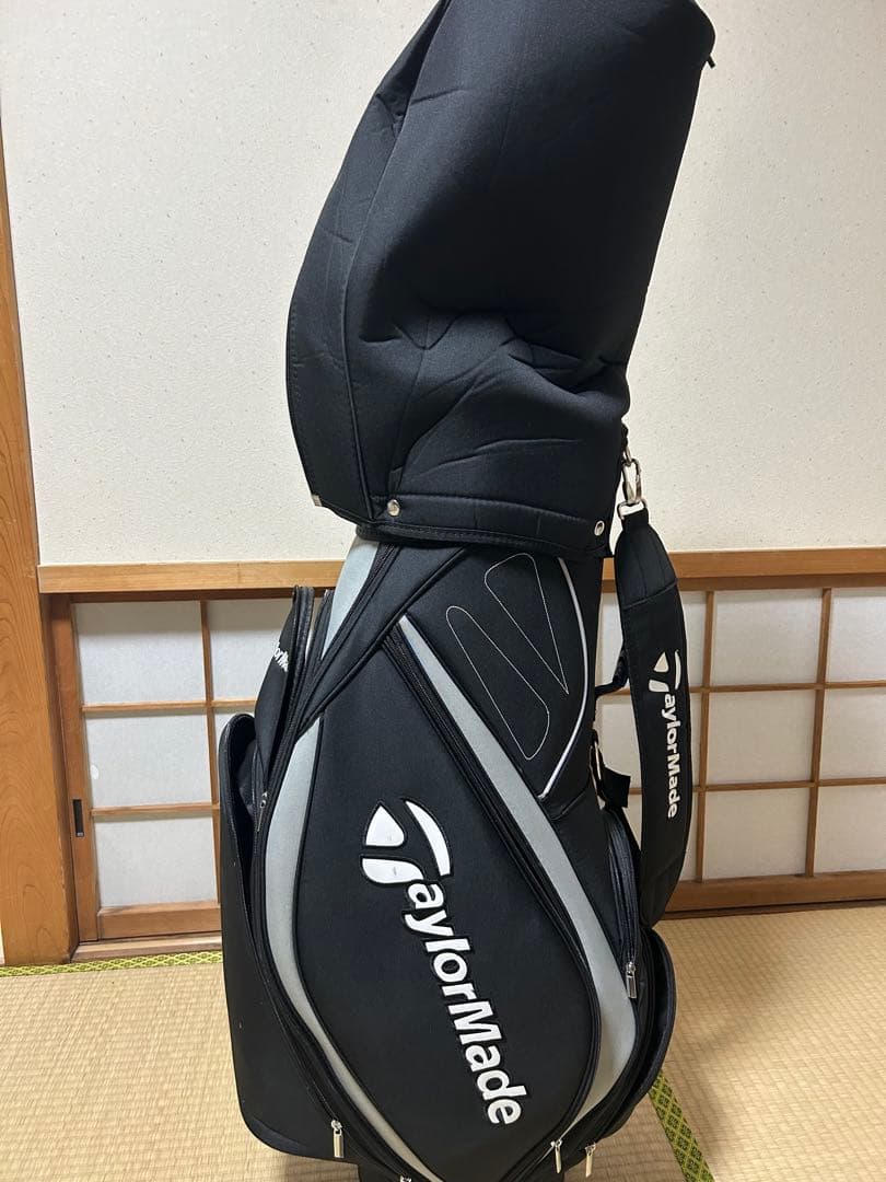 TaylorMade キャディバッグ ブラック　フードカバー有