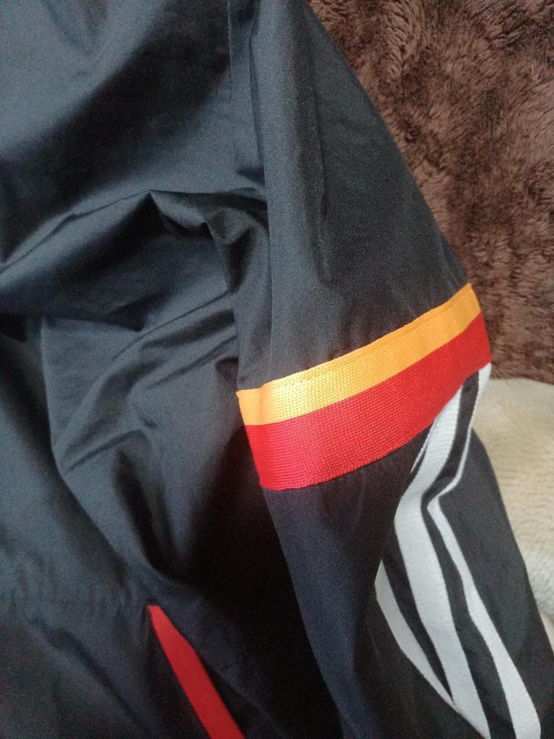 adidas ウィンドブレーカー Mサイズ 黒
