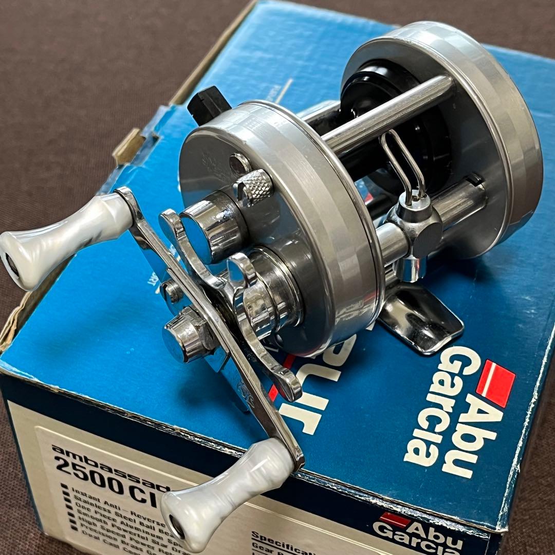 【美品】アンバサダー2500CI シルバー ￼カスタムショートハンドル