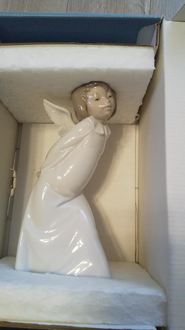 新品未使用☆リヤドロ 天使の考えごと〈わかってきたぞ〉