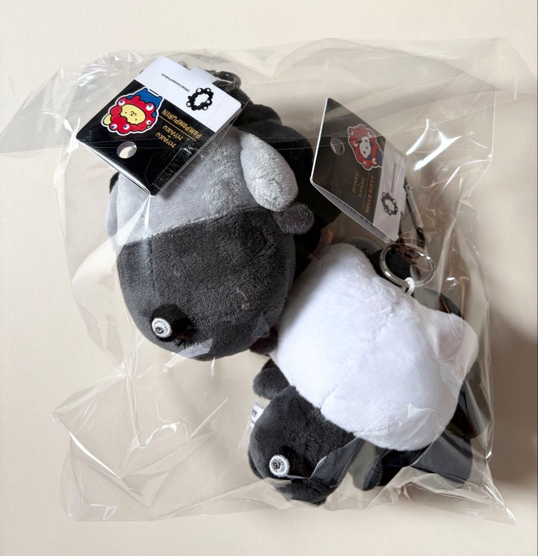 新品タグ付き　サンリオ ミャクミャク なりきりぬいぐるみBCブラック