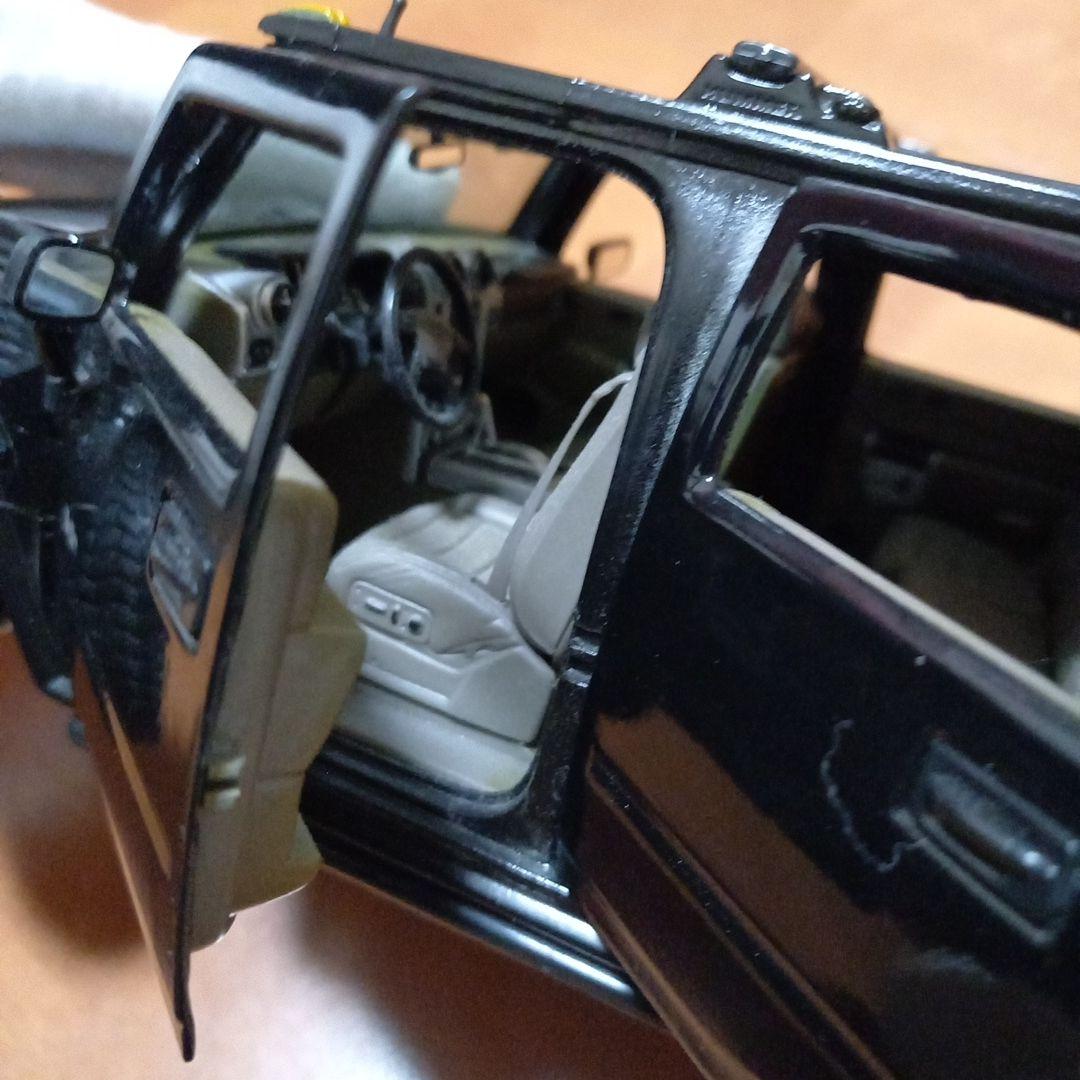 Hummer H2 1/18 ミニカー 4ドア