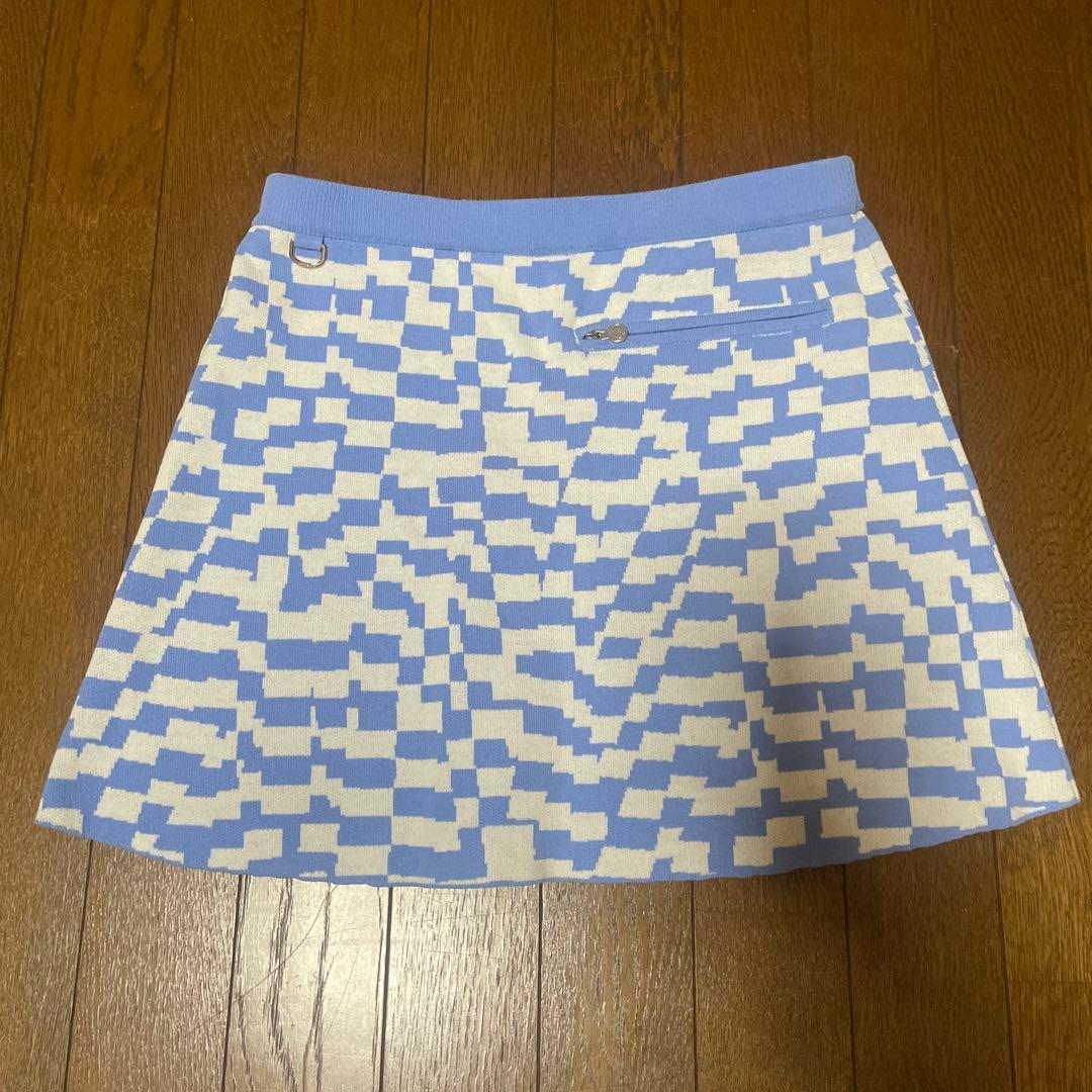 ［新品未使用タグ付き］デサントゴルフ　スカート　デサント　ゴルフウェア、