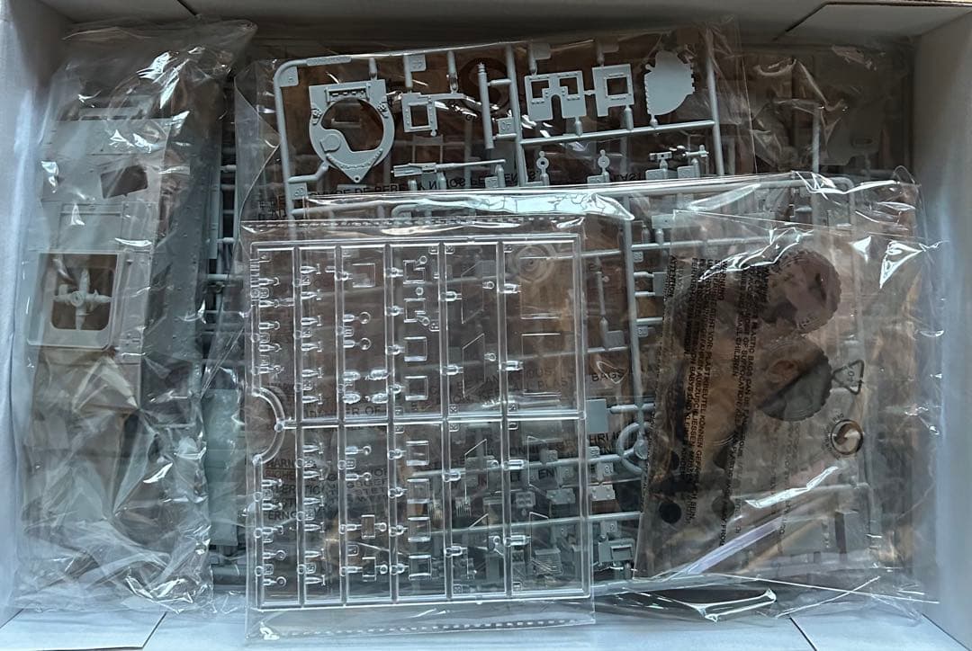 キネティック　1/35スケール　アメリカ合衆国 警察装甲輸送車