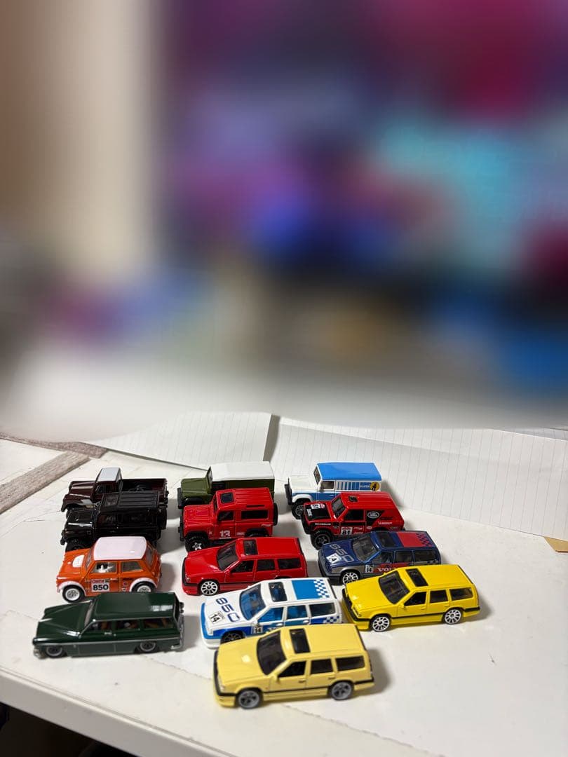 ホットウィールミニカー　ランドローバー&ボルボ 13台セット&おまけ 2台入り