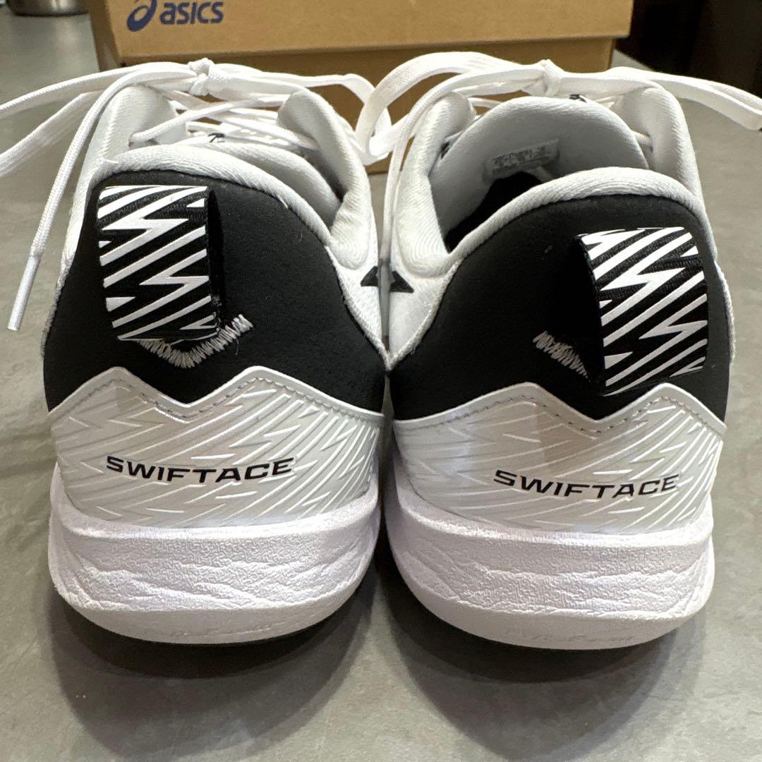 【値下げ】アシックス SWIFTACE 27cm WHITE/BLACK