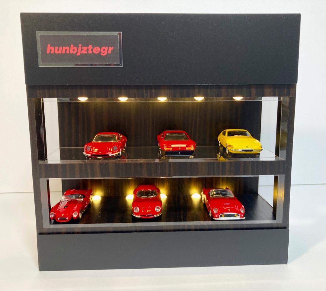1/64展示10台可能・黒木基調・2層式ディスプレーBOX / ネオジオラマ