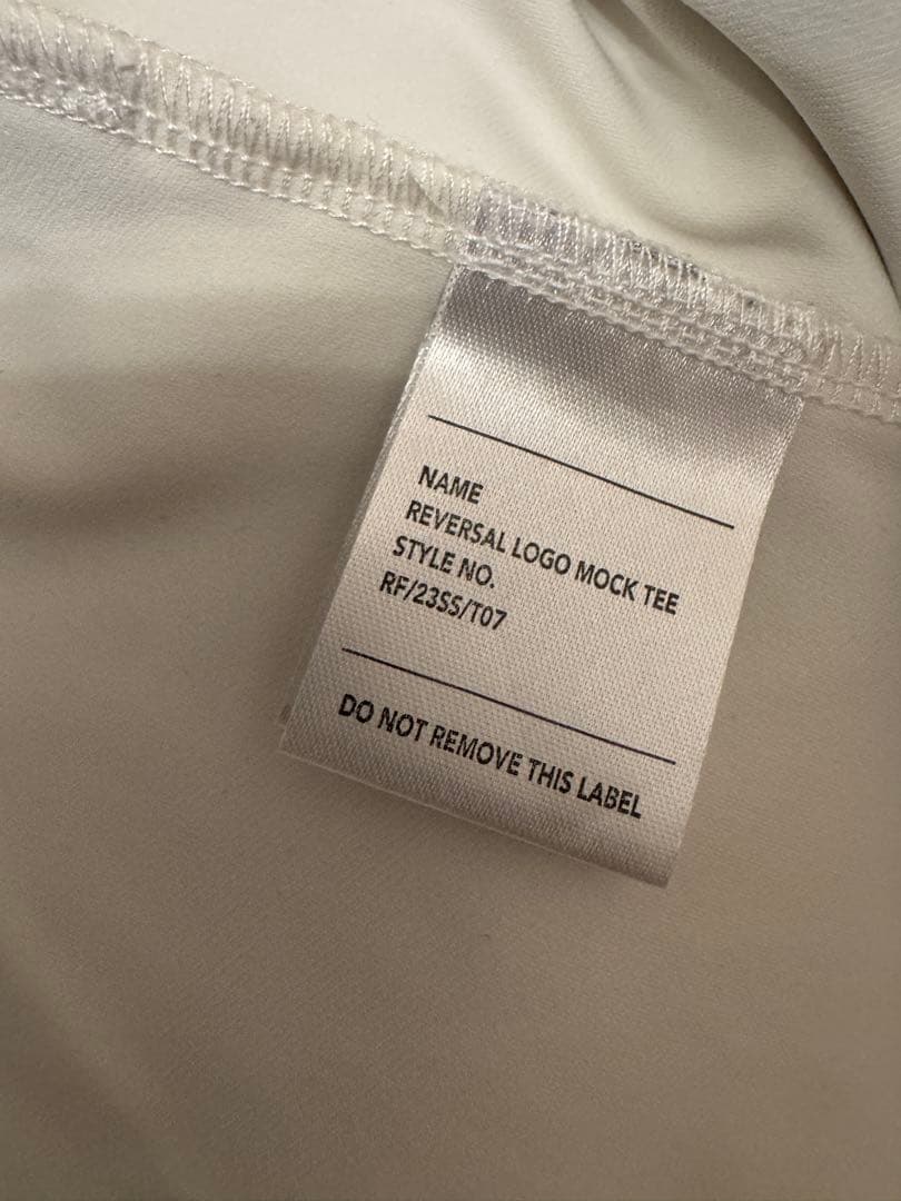 メンズウェア RUFFLOG REVERSAL LOGO MOCK TEE