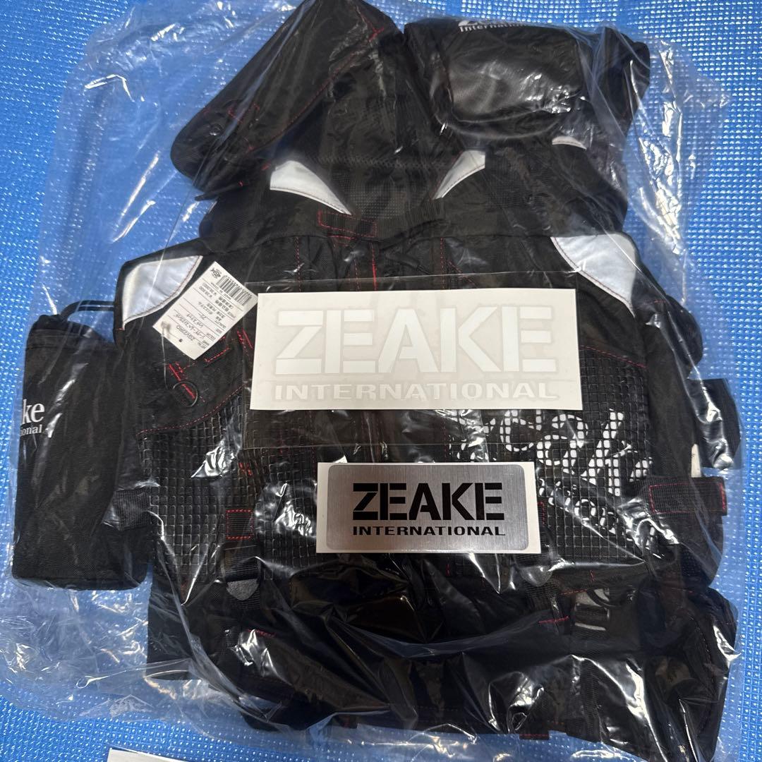 Zeake 23ゲームベスト レッド 新品未使用品　ステッカー付