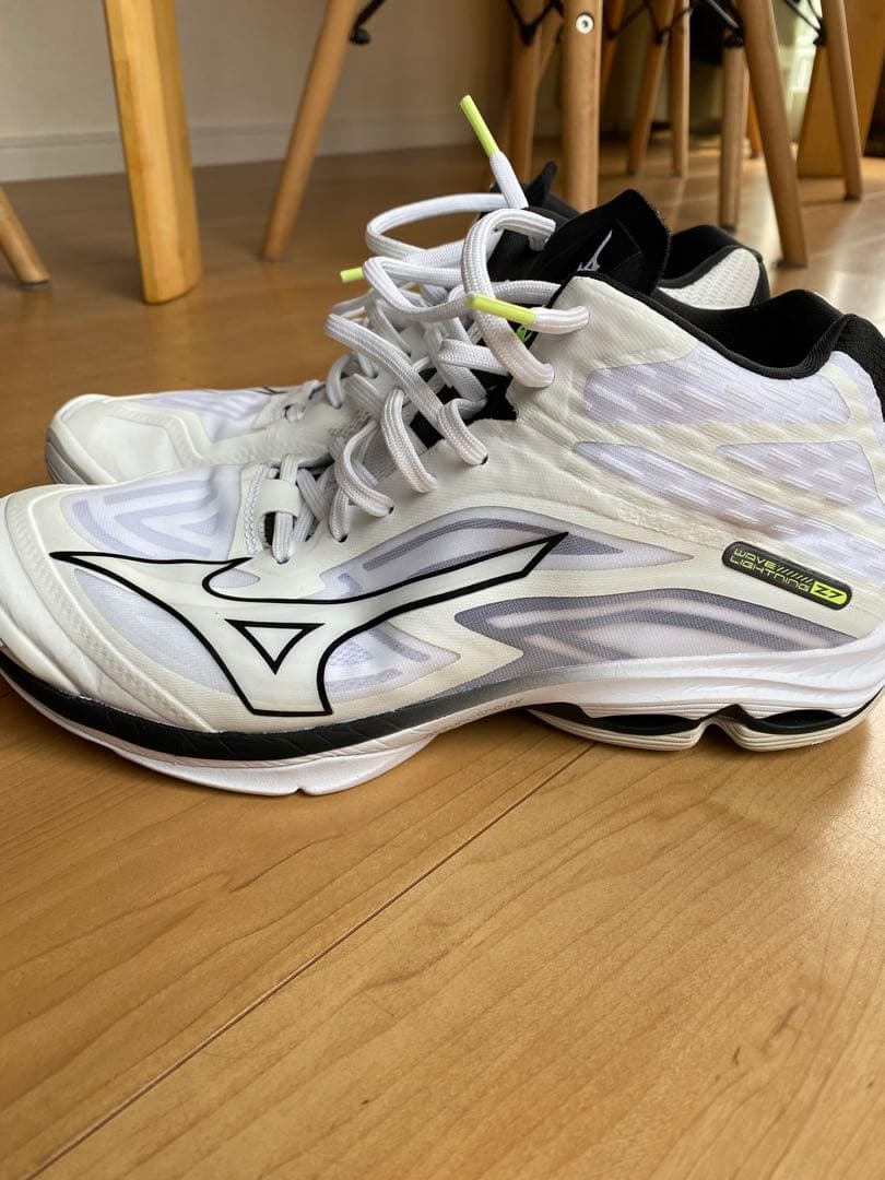 Mizuno ウェーブライトニングＺ7 28.5cm