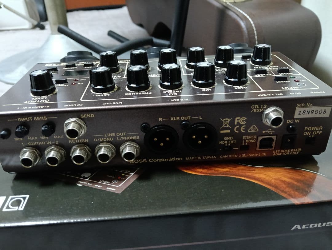 BOSS AD−10Acoustic Preamp