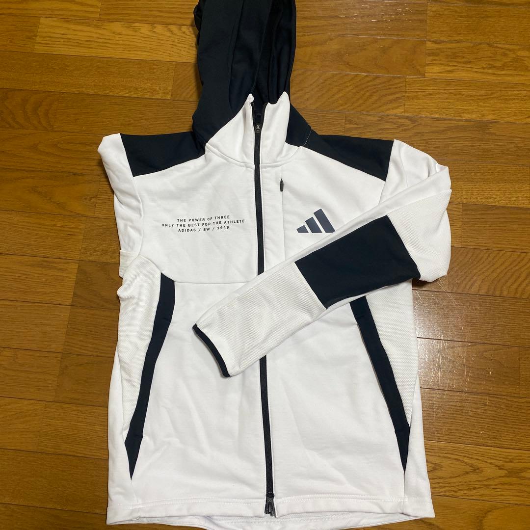 adidasジャージセットアップ