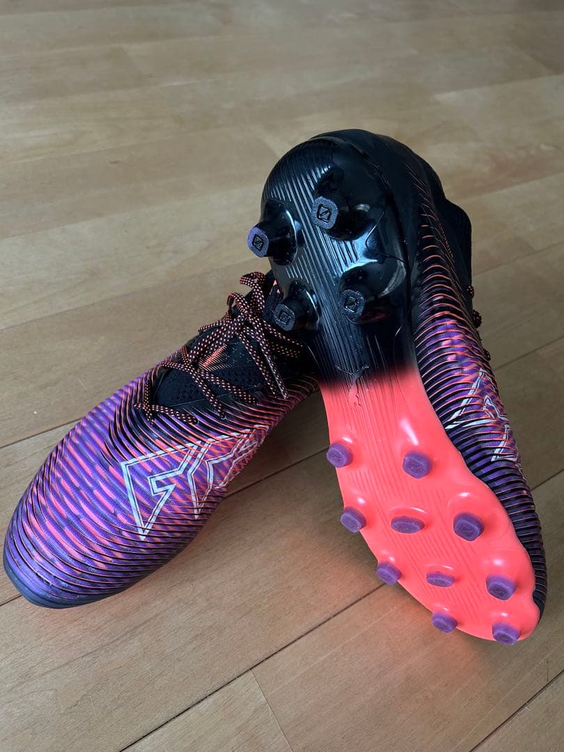 Pumaサッカースパイク★フューチャー 8 アルティメット HG/AG★27cm