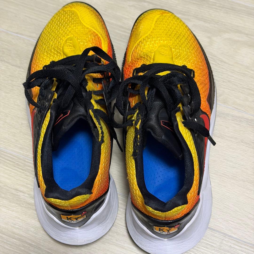 Nike kyrie low 2 バスケットボールシューズ イエロー/オレンジ