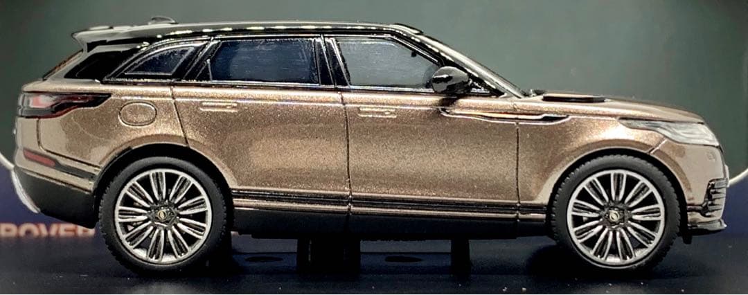 LCDモデル ランドローバー レンジローバ ヴェラール 1/64 ブラウン