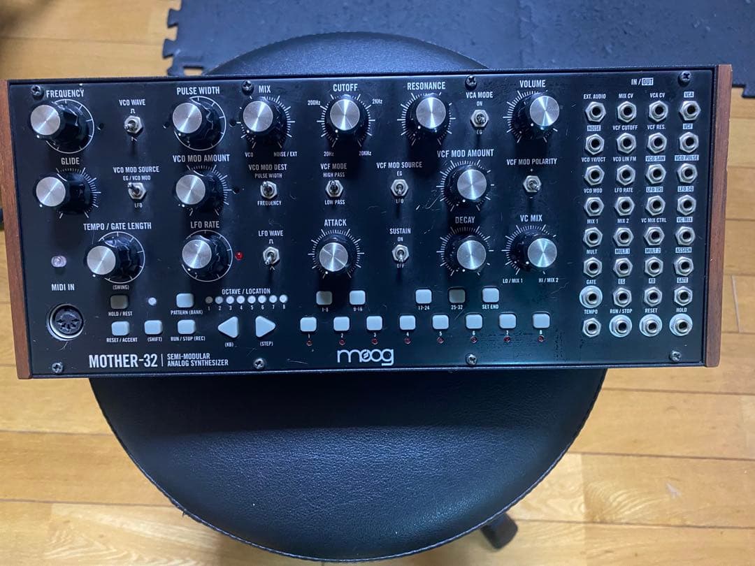 Moog MOTHER-32 セミモジュラーアナログシンセサイザー