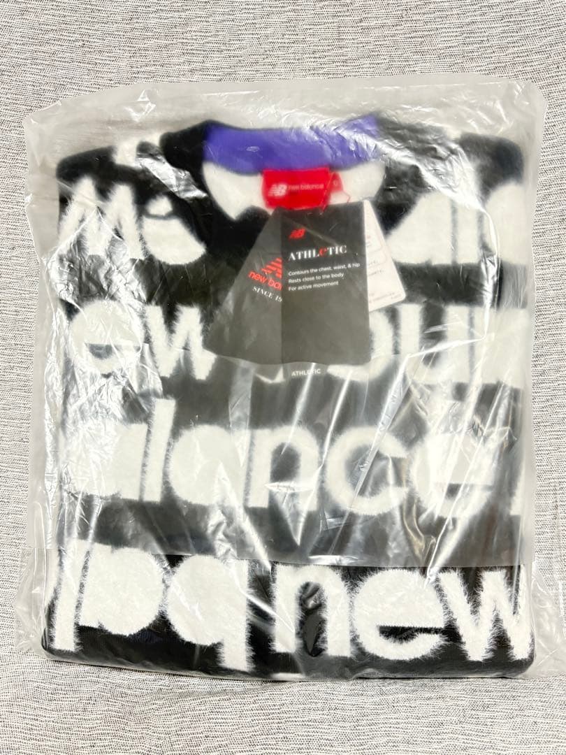 S ☆新品☆ ニューバランス タイプライターロゴ クルーネックニット　ブラック