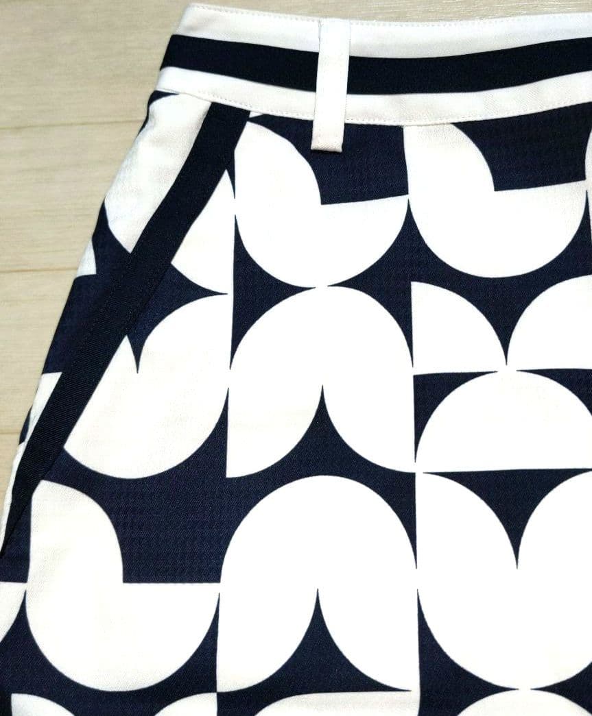 再再再値下げ新品　キャロウェイ　スカートМ 白×紺　定価14300円