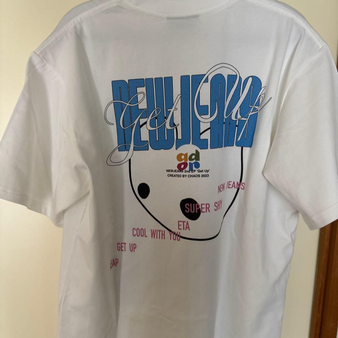 NEW JEANS ニュージーンズ　Tシャツ Lサイズ　韓国　アイドル