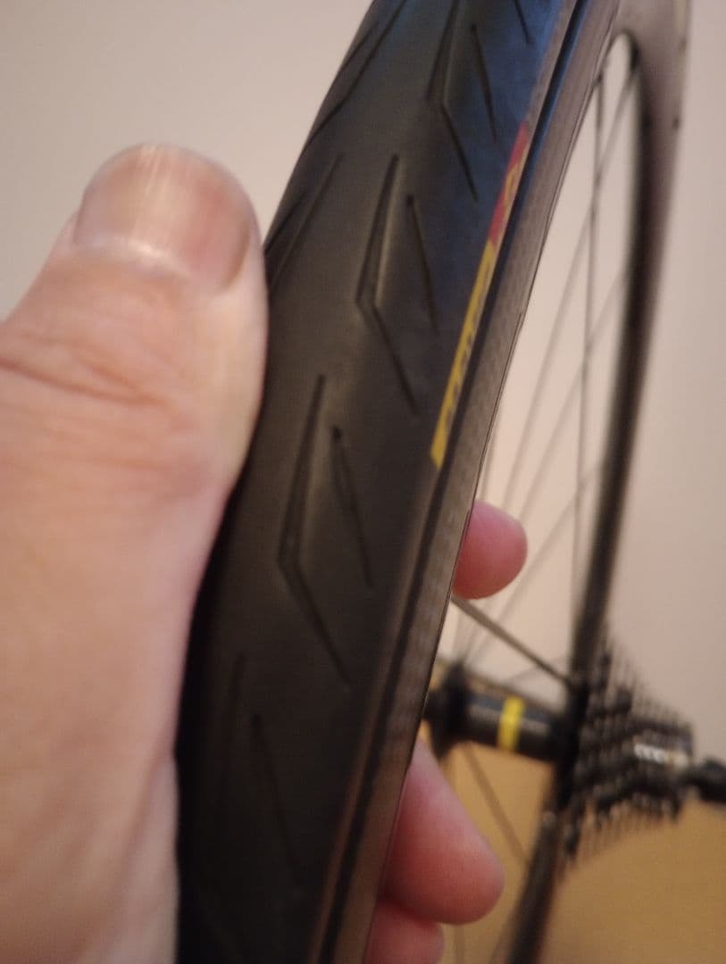 MAVIC チューブラータイヤ