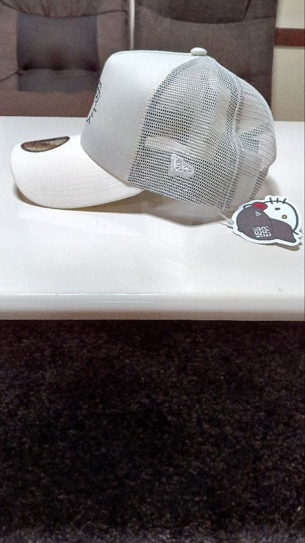 最終お値下げハローキティ トラッカーキャップ ホワイト(NEW ERA）