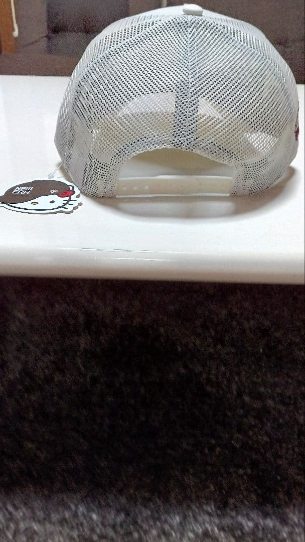 最終お値下げハローキティ トラッカーキャップ ホワイト(NEW ERA）