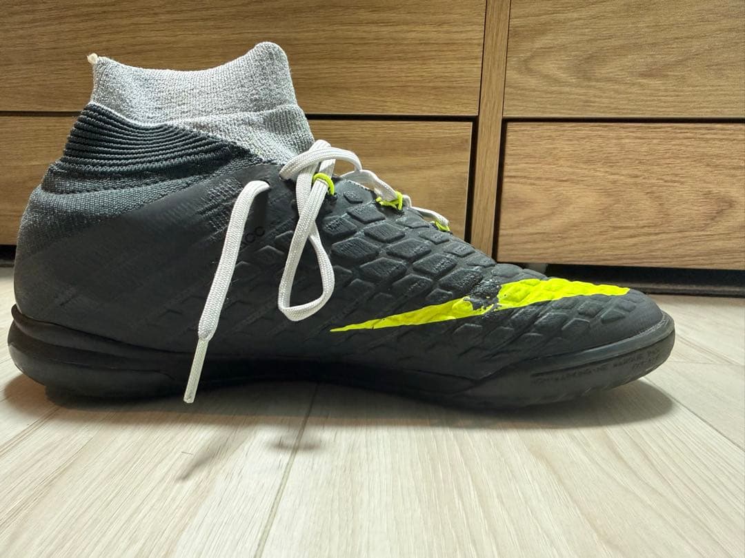 Nike フットサルシューズ　ハイパーヴェノム X プロキシモ II DF IC